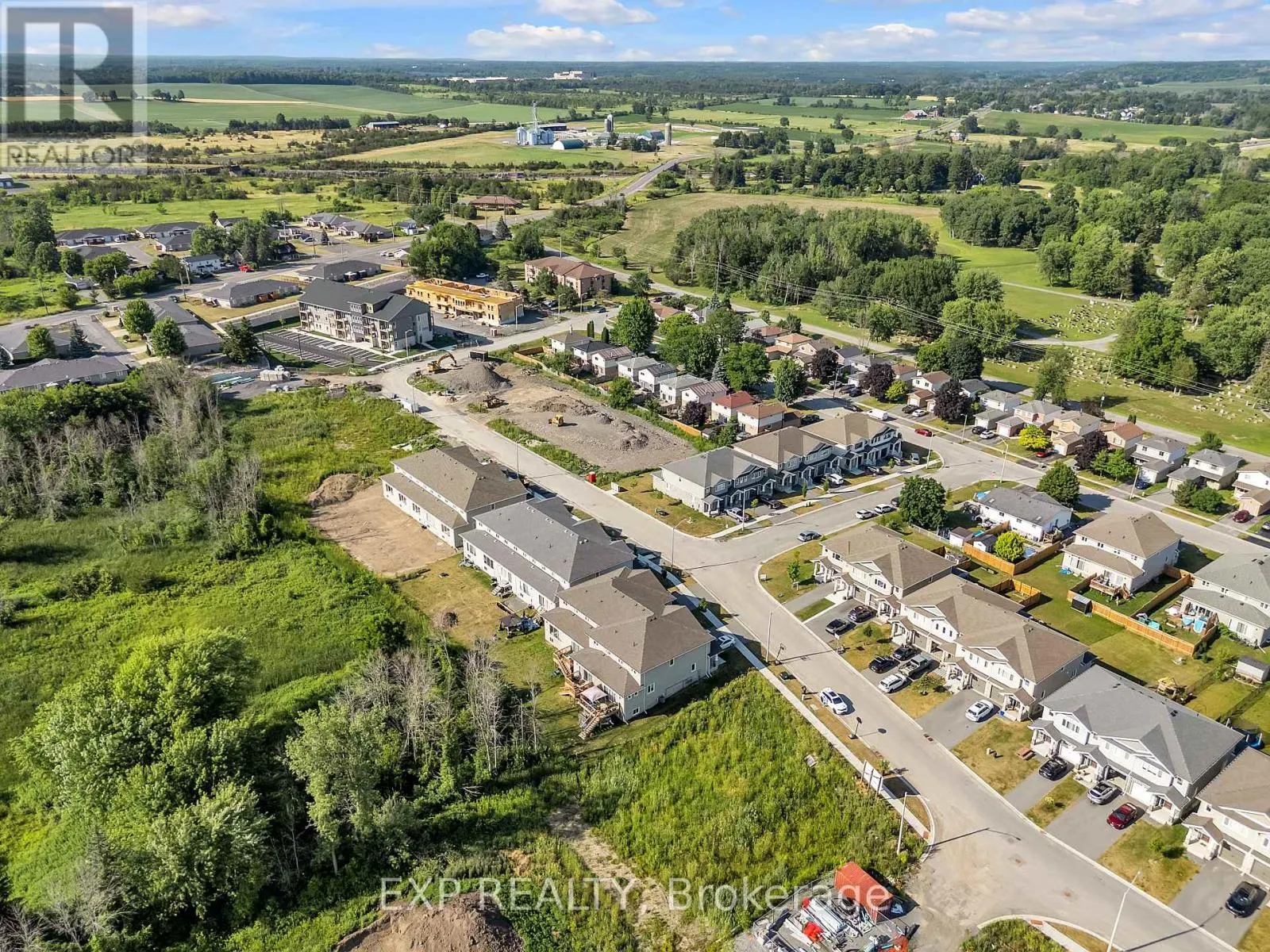 216 HERITAGE PARK DRIVE