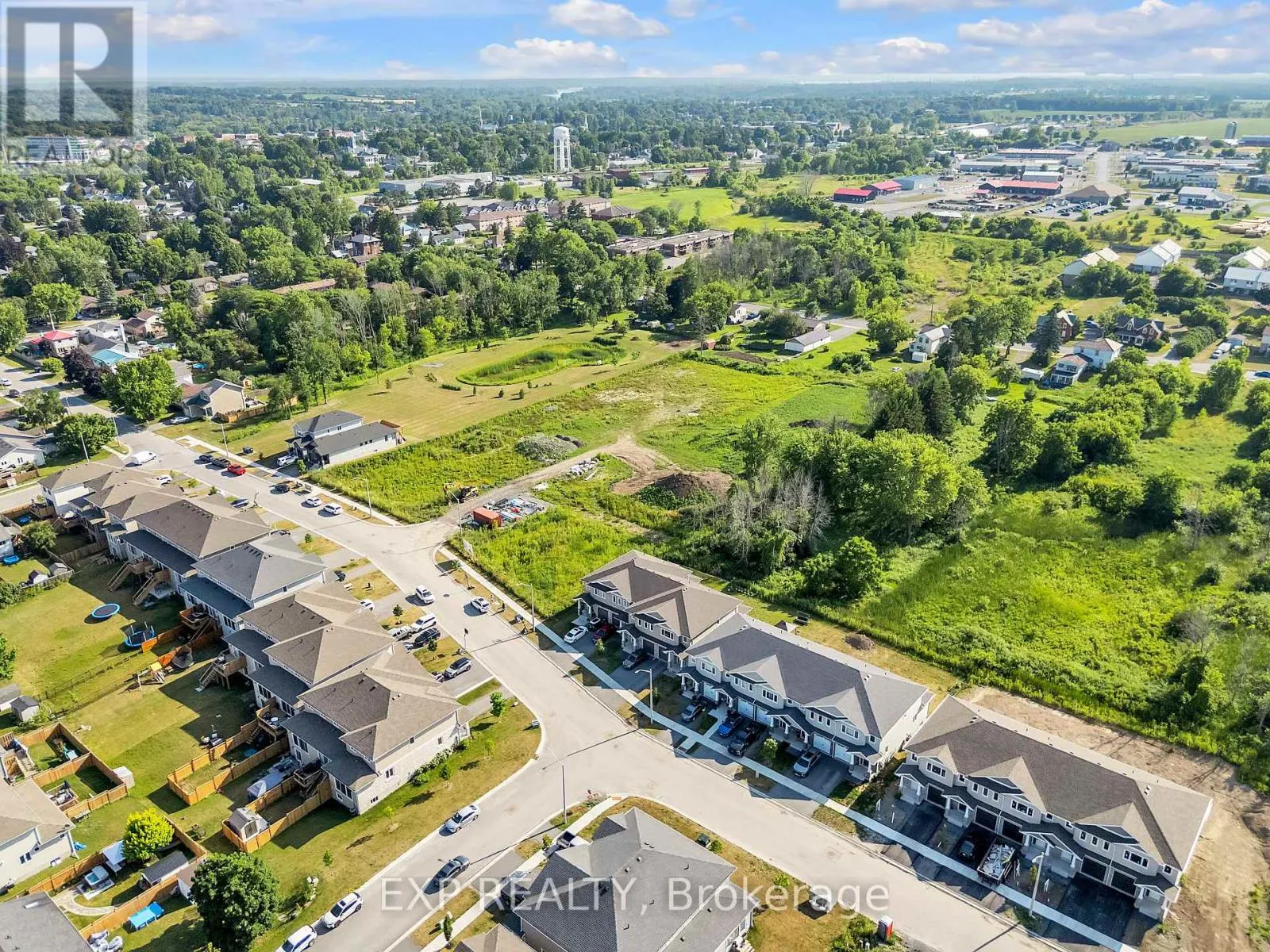 216 HERITAGE PARK DRIVE