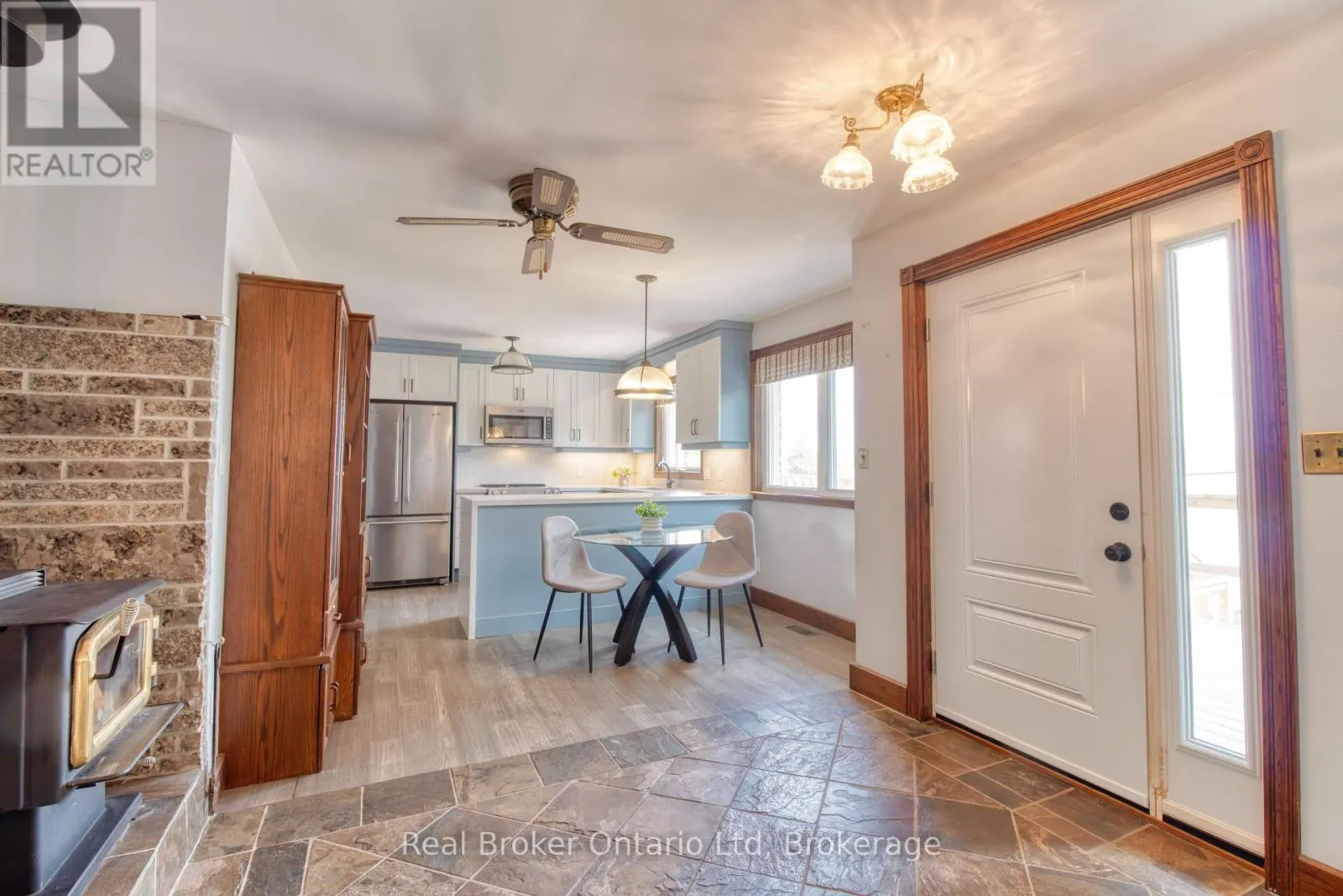 121 MALLORY BEACH ROAD