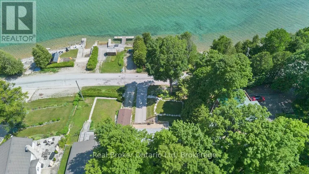 121 MALLORY BEACH ROAD
