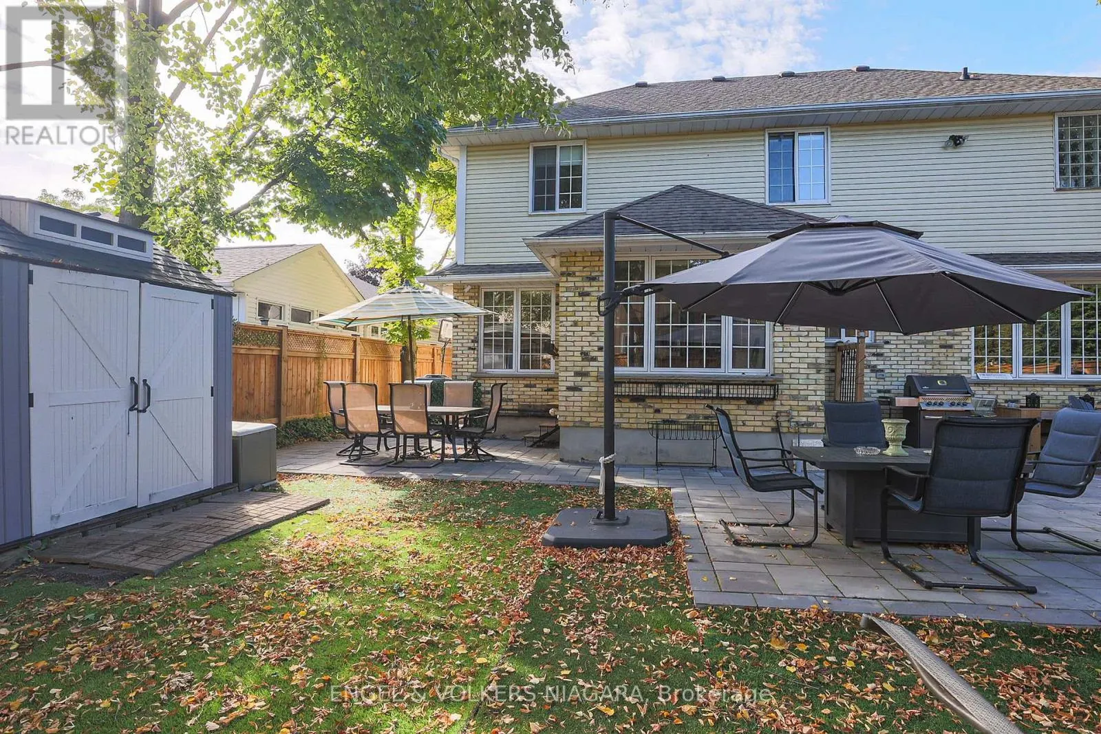 624 SIMCOE STREET