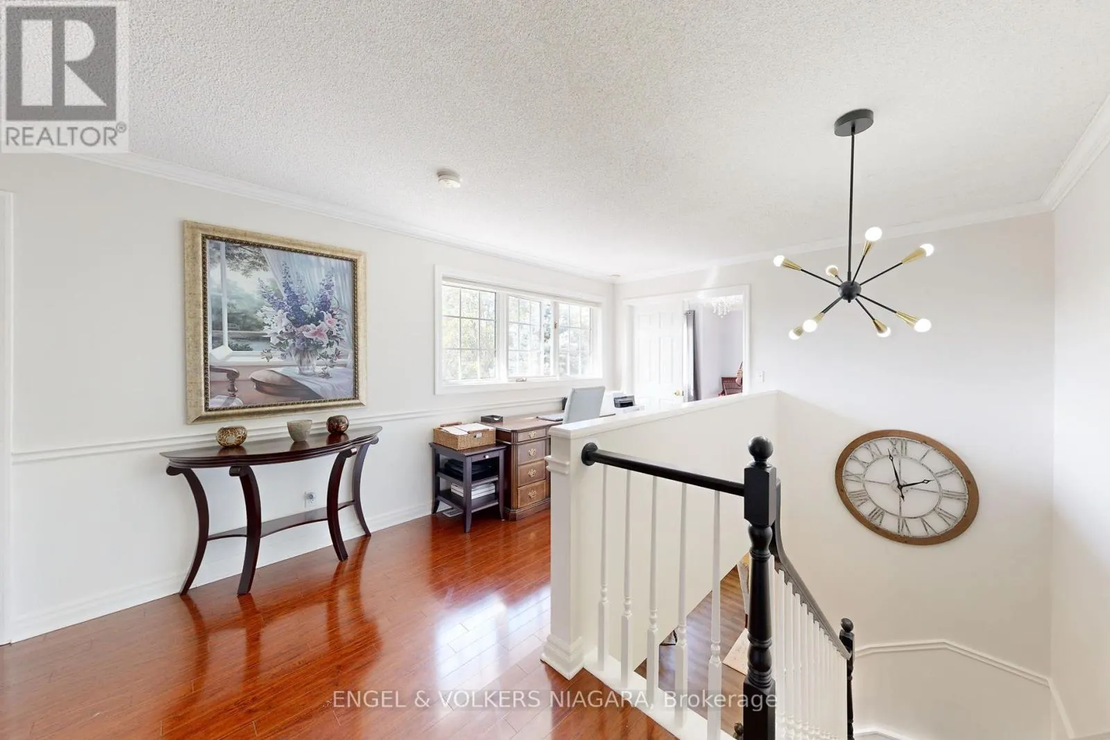624 SIMCOE STREET