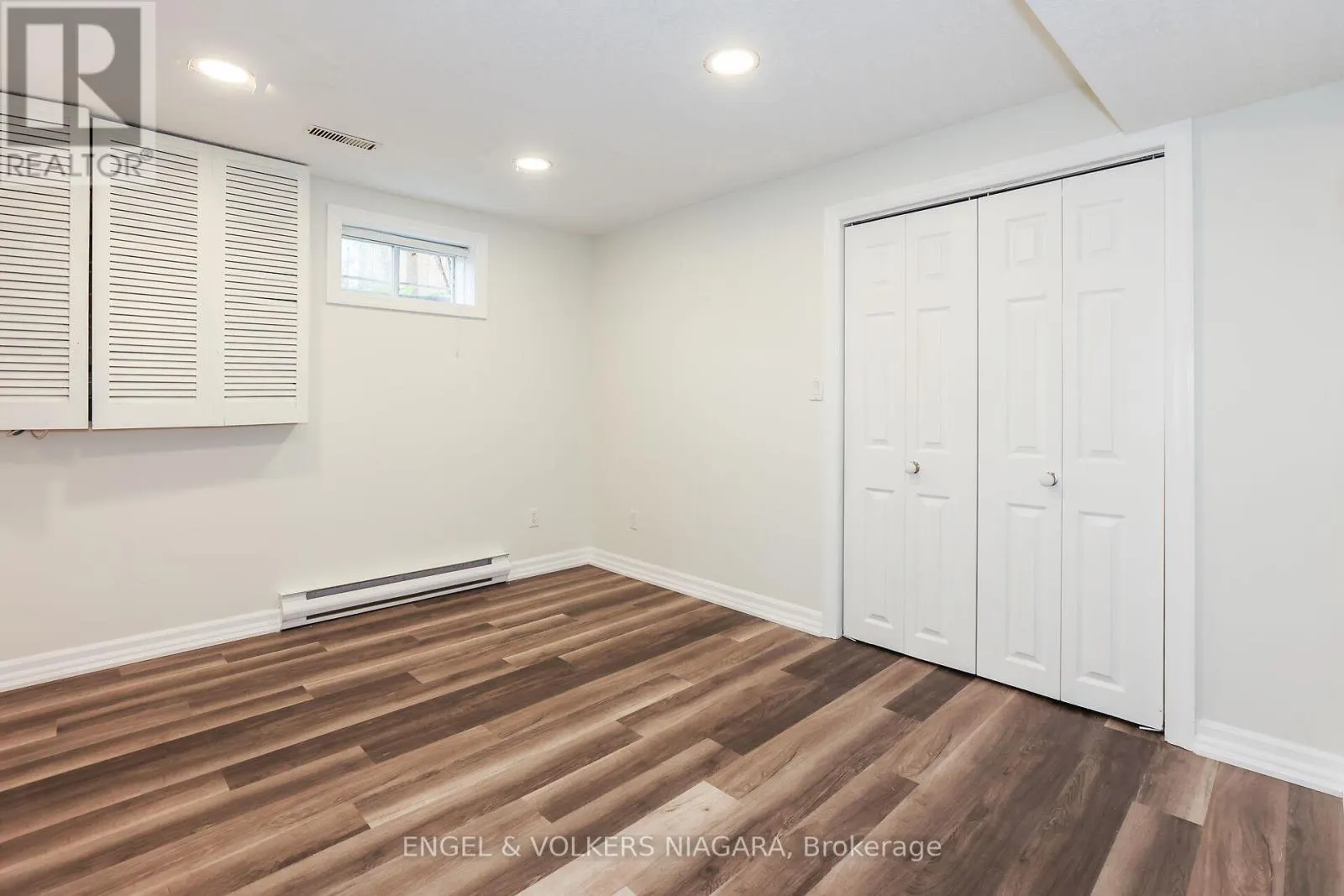624 SIMCOE STREET