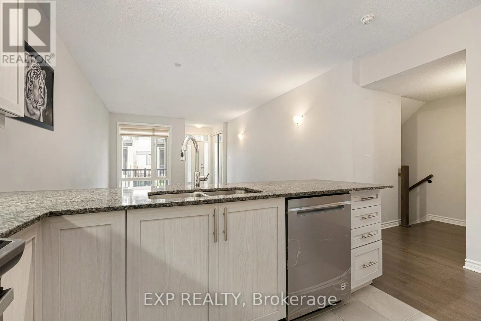 274 PEMBINA PRIVATE