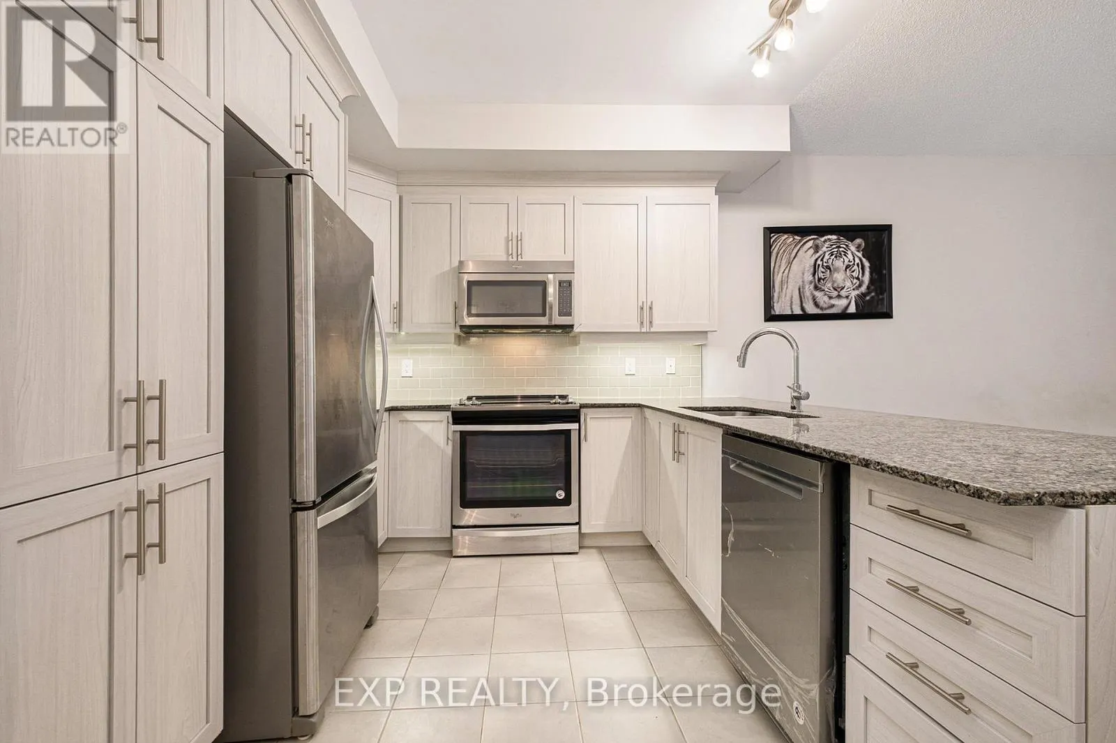 274 PEMBINA PRIVATE