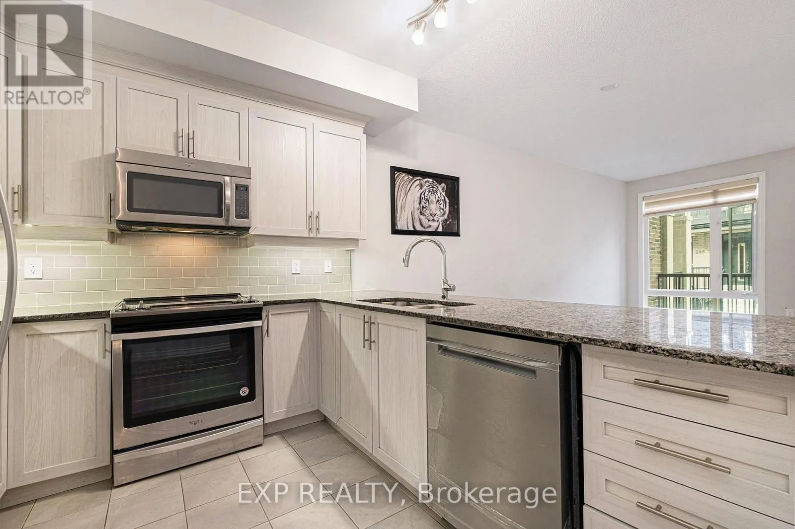 274 PEMBINA PRIVATE