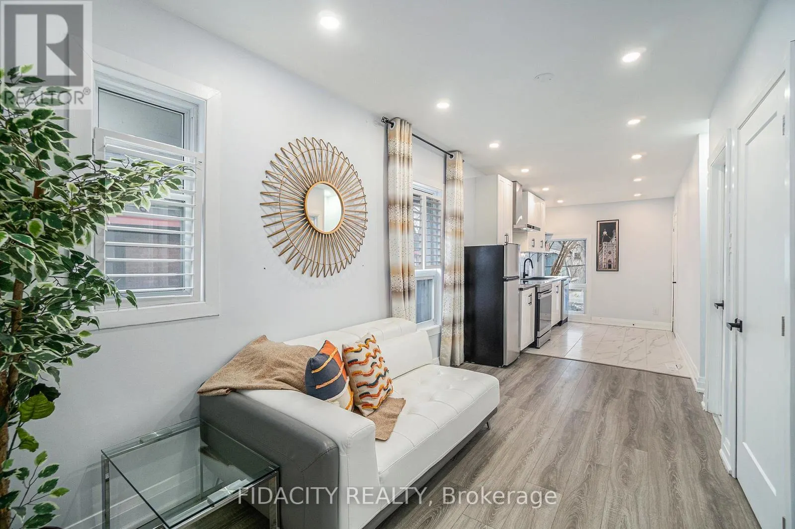 640 SOMERSET STREET W