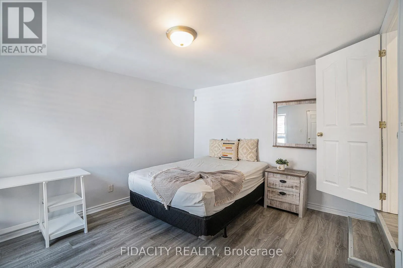640 SOMERSET STREET W