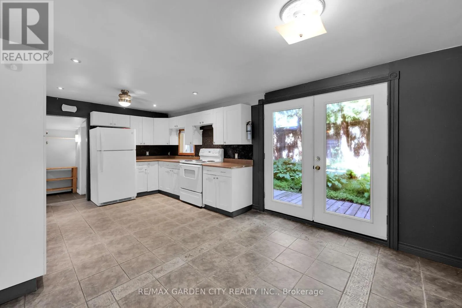 126 MOUNTAIN ROAD