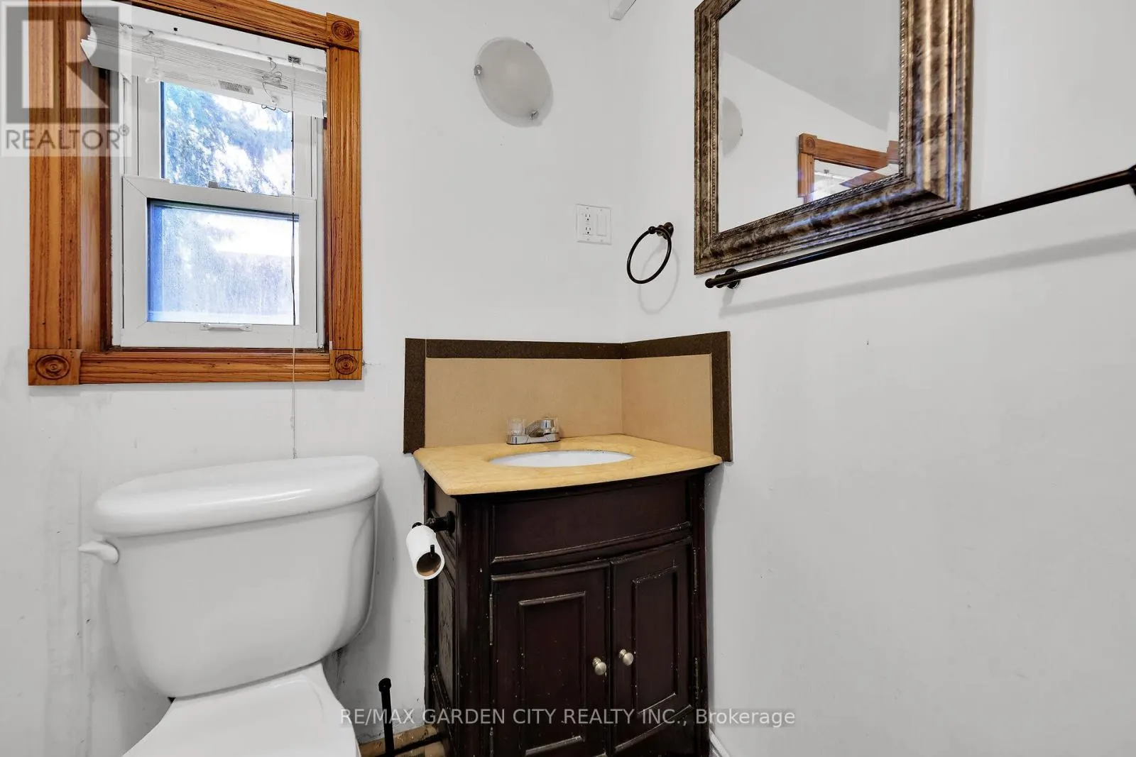 126 MOUNTAIN ROAD