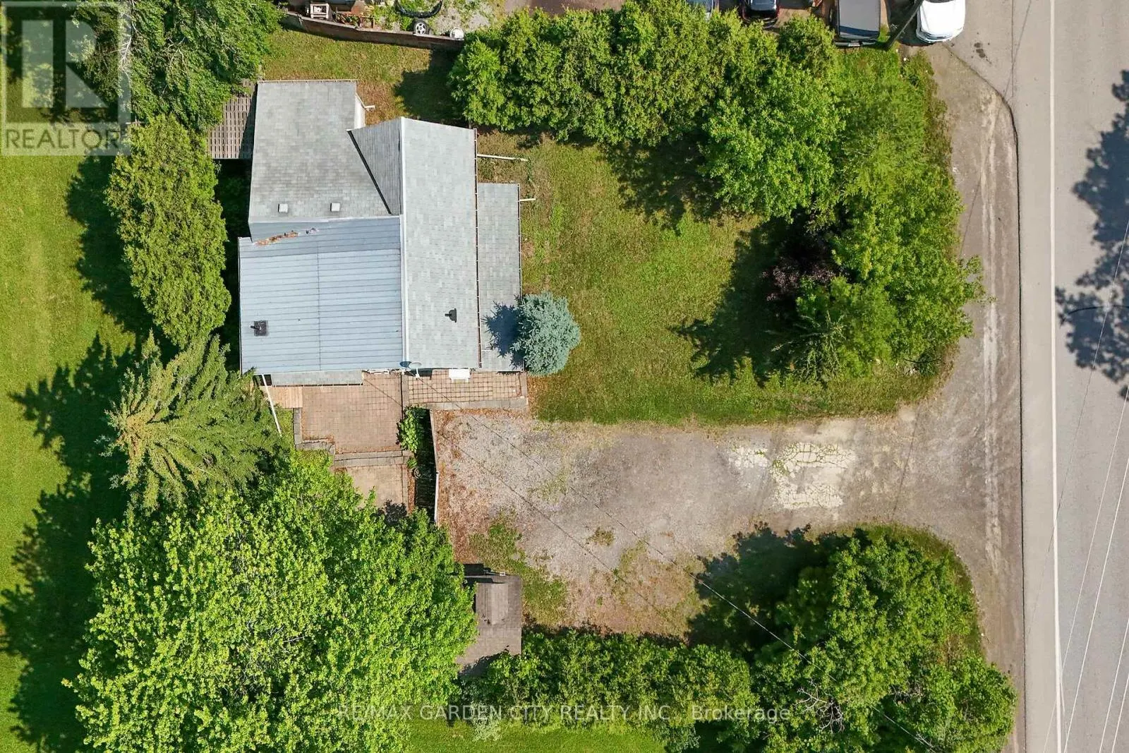 126 MOUNTAIN ROAD