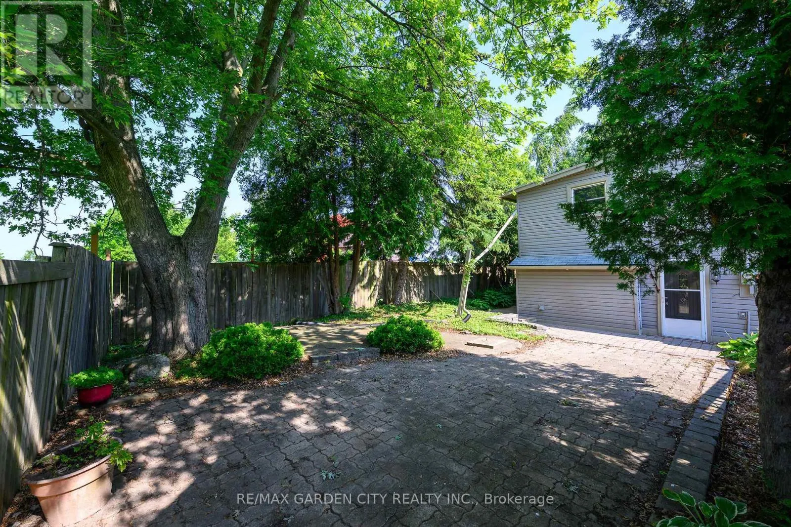 126 MOUNTAIN ROAD