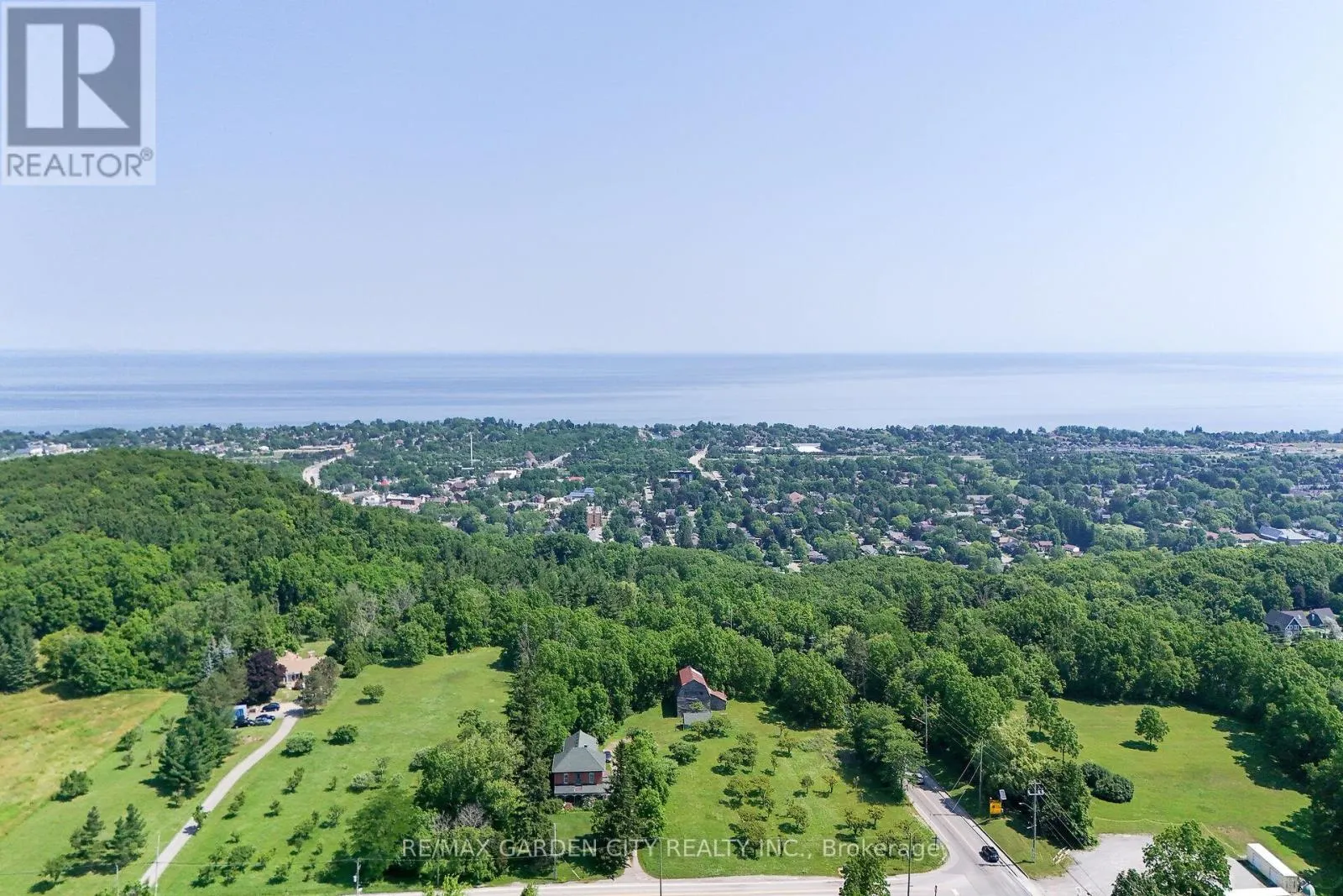 126 MOUNTAIN ROAD