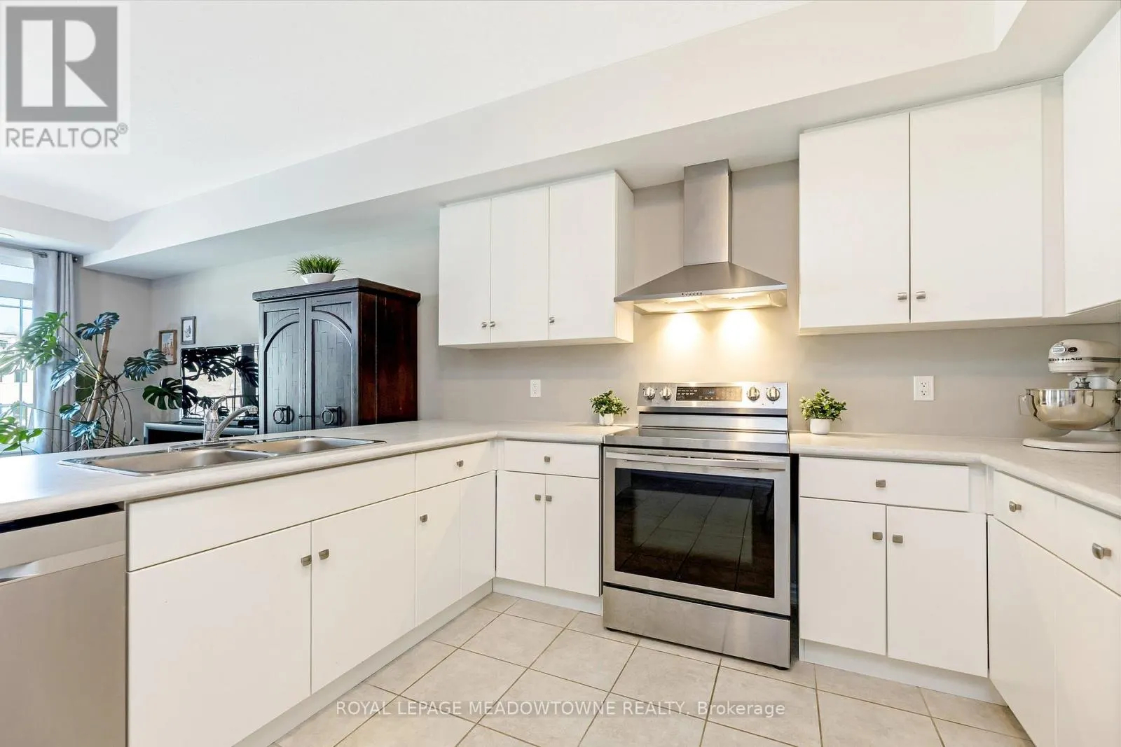 7 - 107 WESTRA DRIVE
