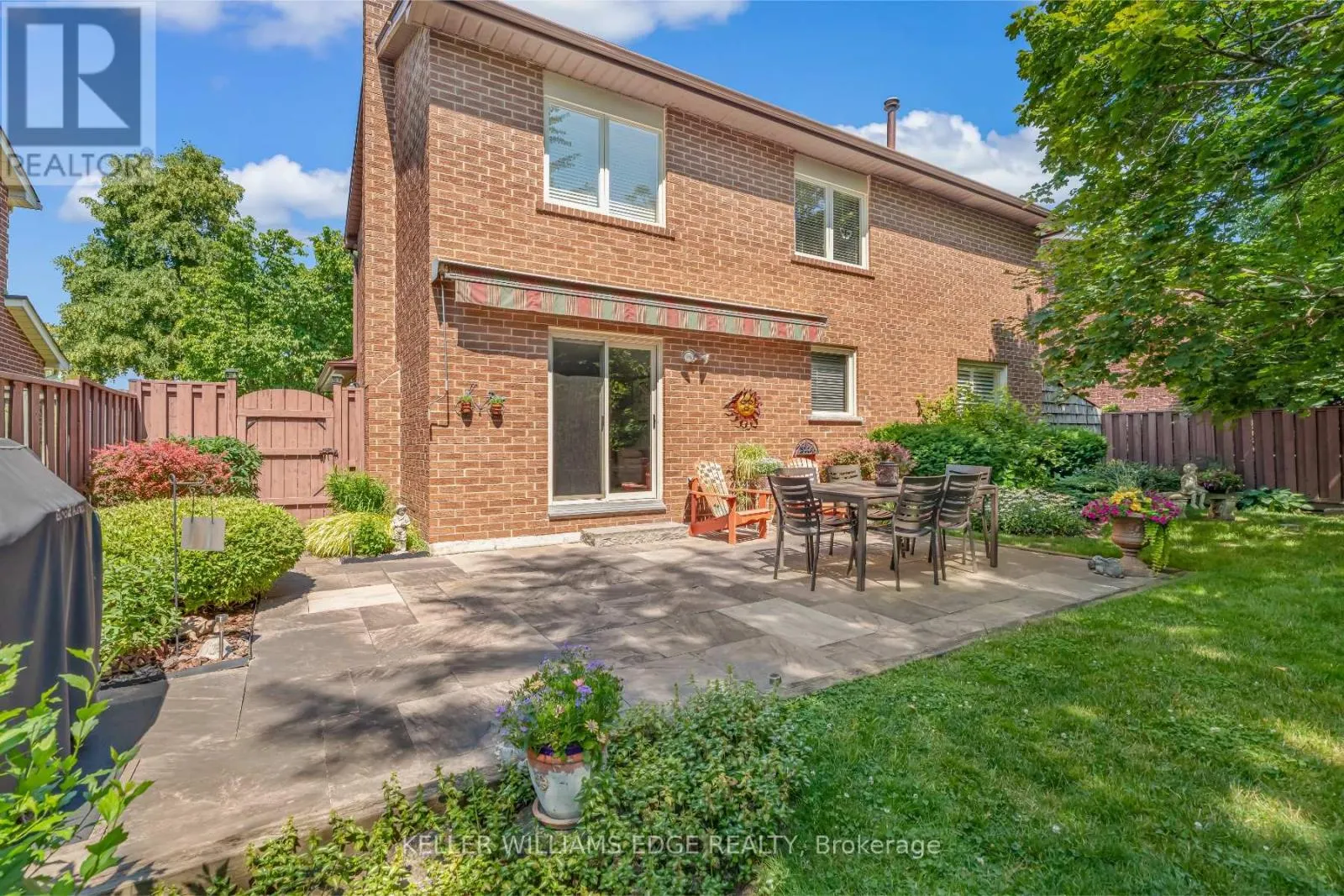 11 RILEY STREET
