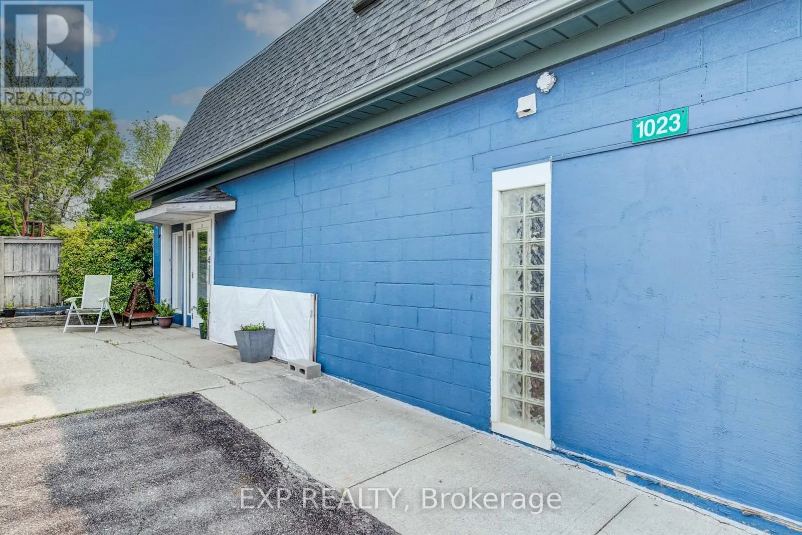 1023 MAPLE LEAF STREET