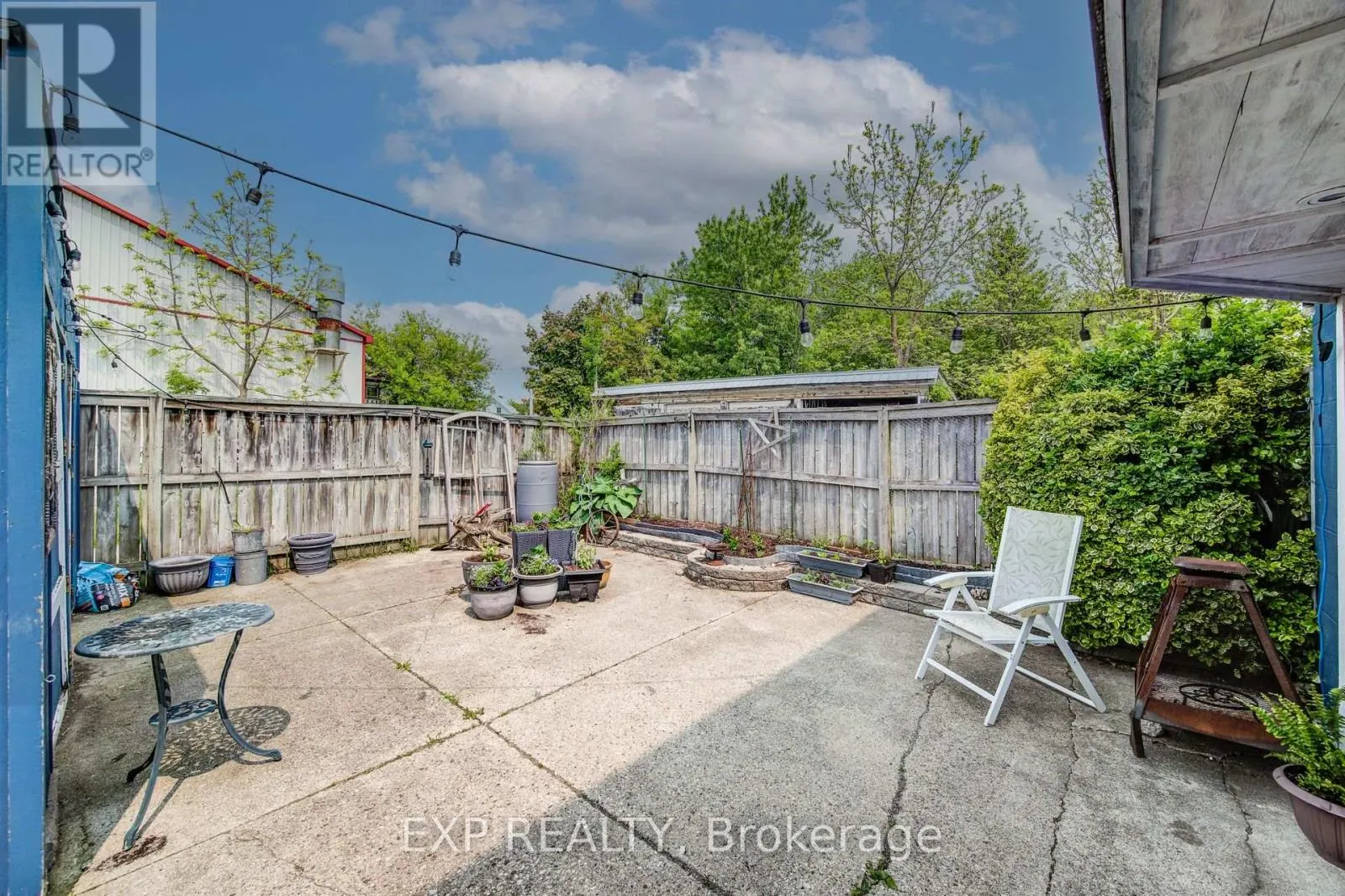 1023 MAPLE LEAF STREET