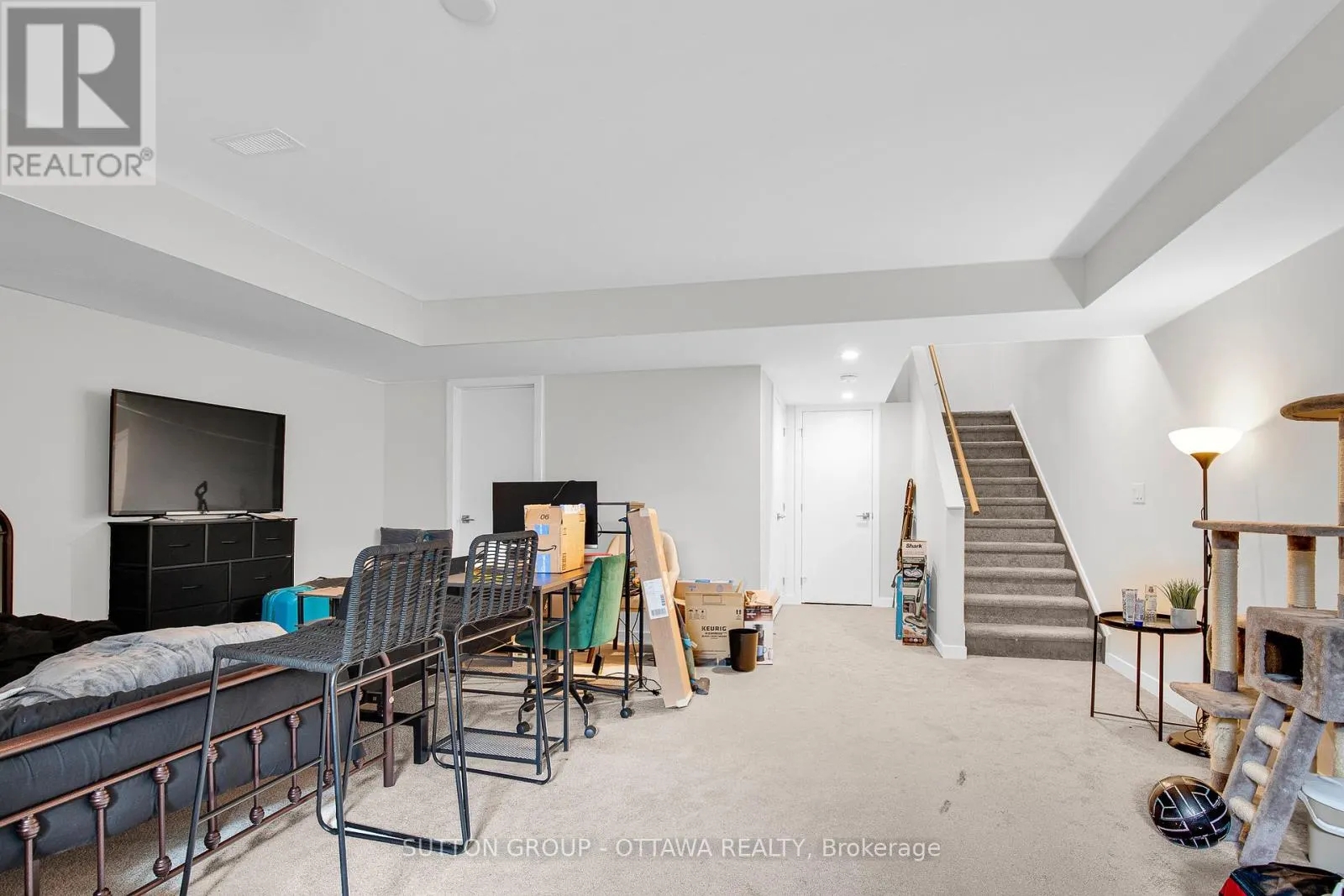 737 ACAI WAY