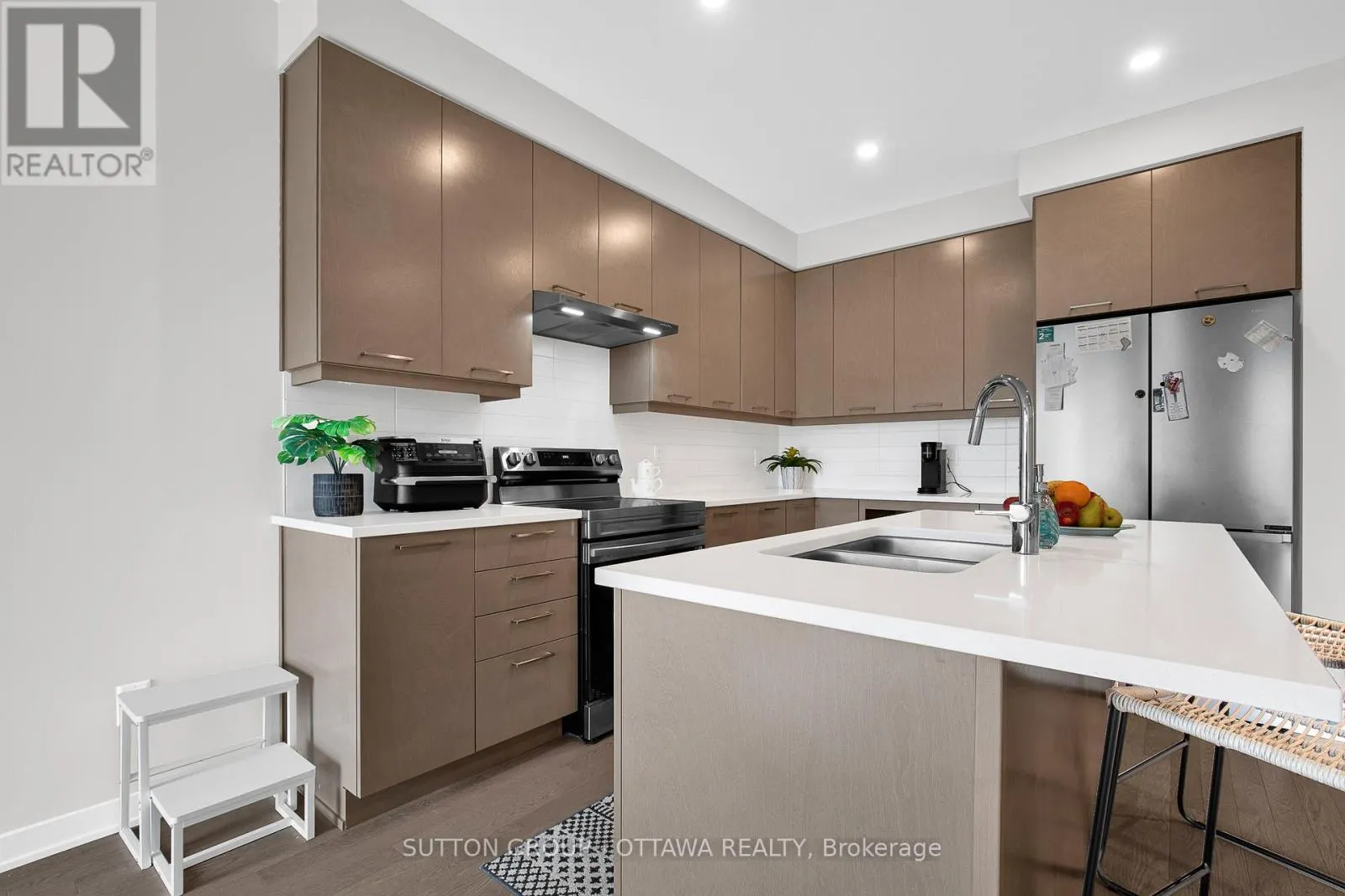 737 ACAI WAY