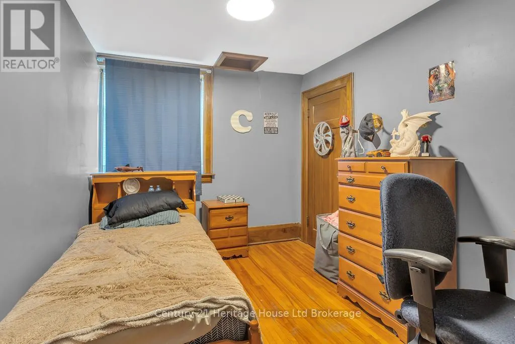 48 BROCK STREET W