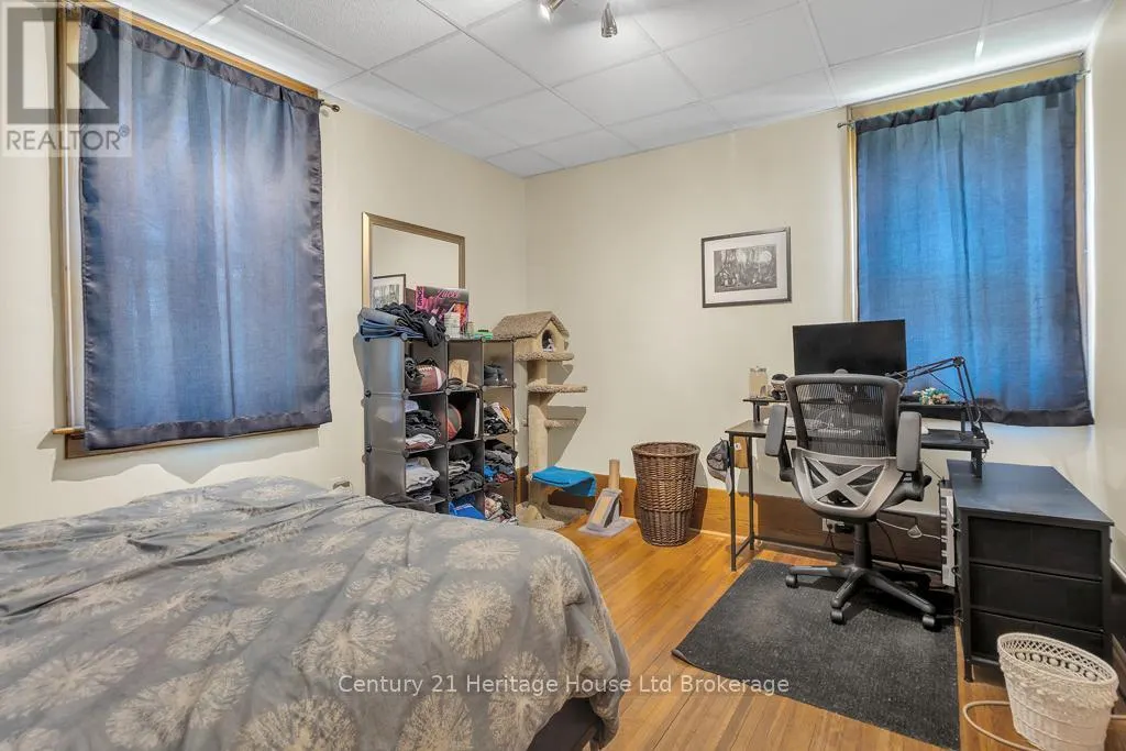 48 BROCK STREET W