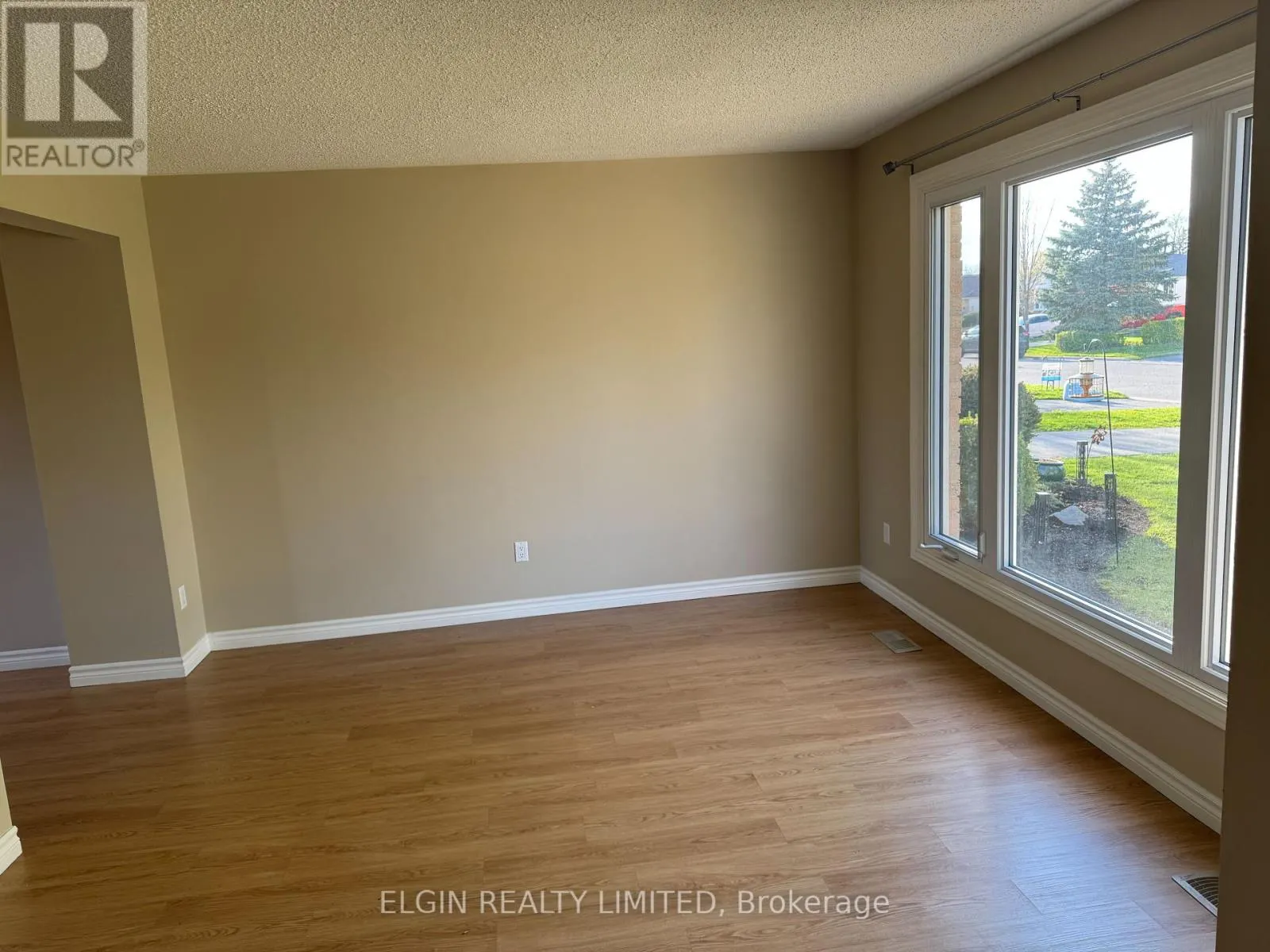 36 VANIER PLACE