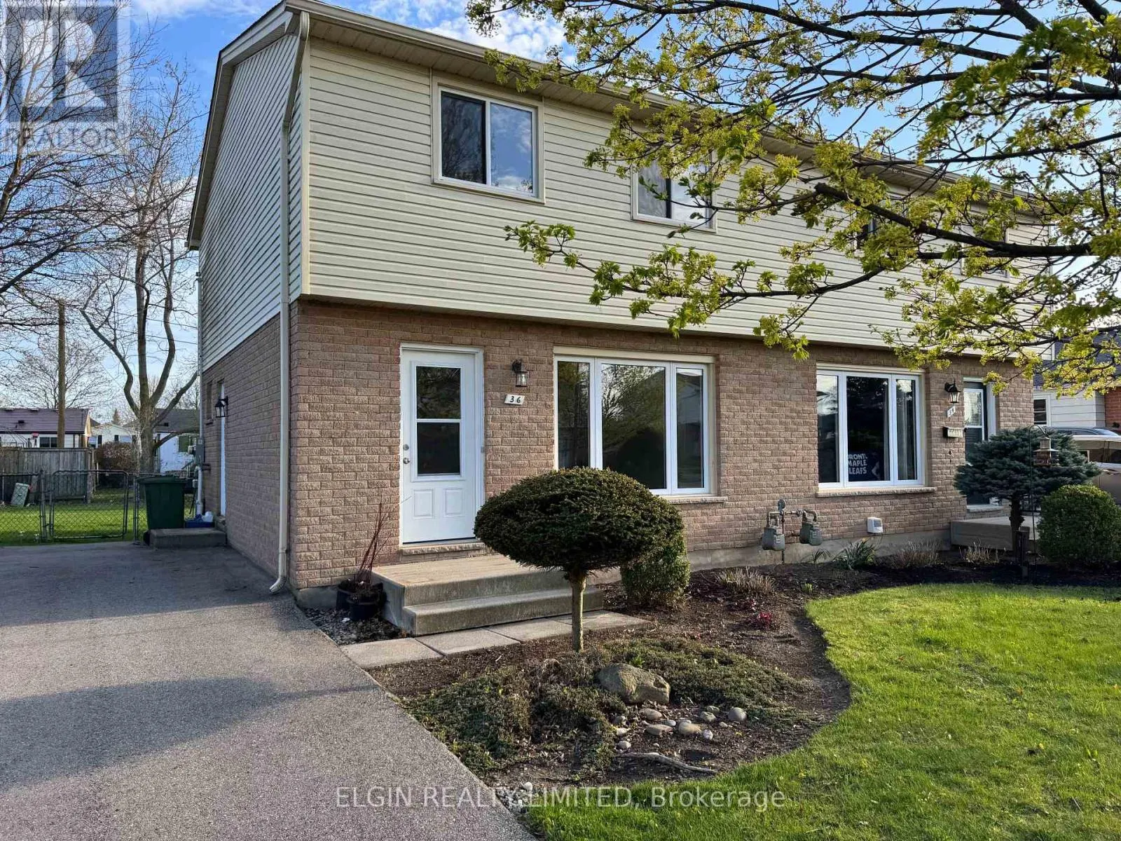 36 VANIER PLACE