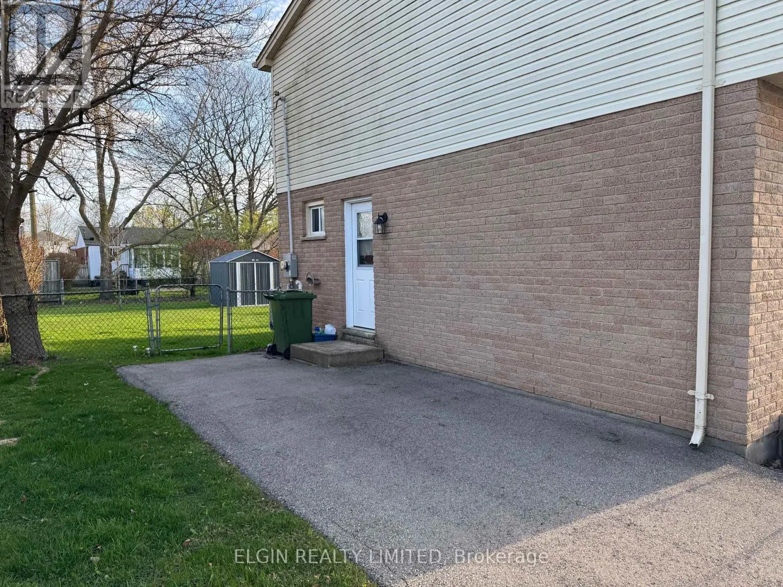 36 VANIER PLACE
