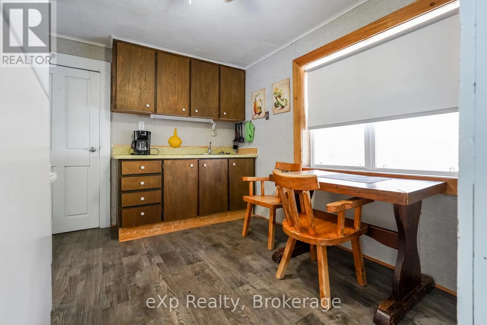 1483 HIGHWAY 6