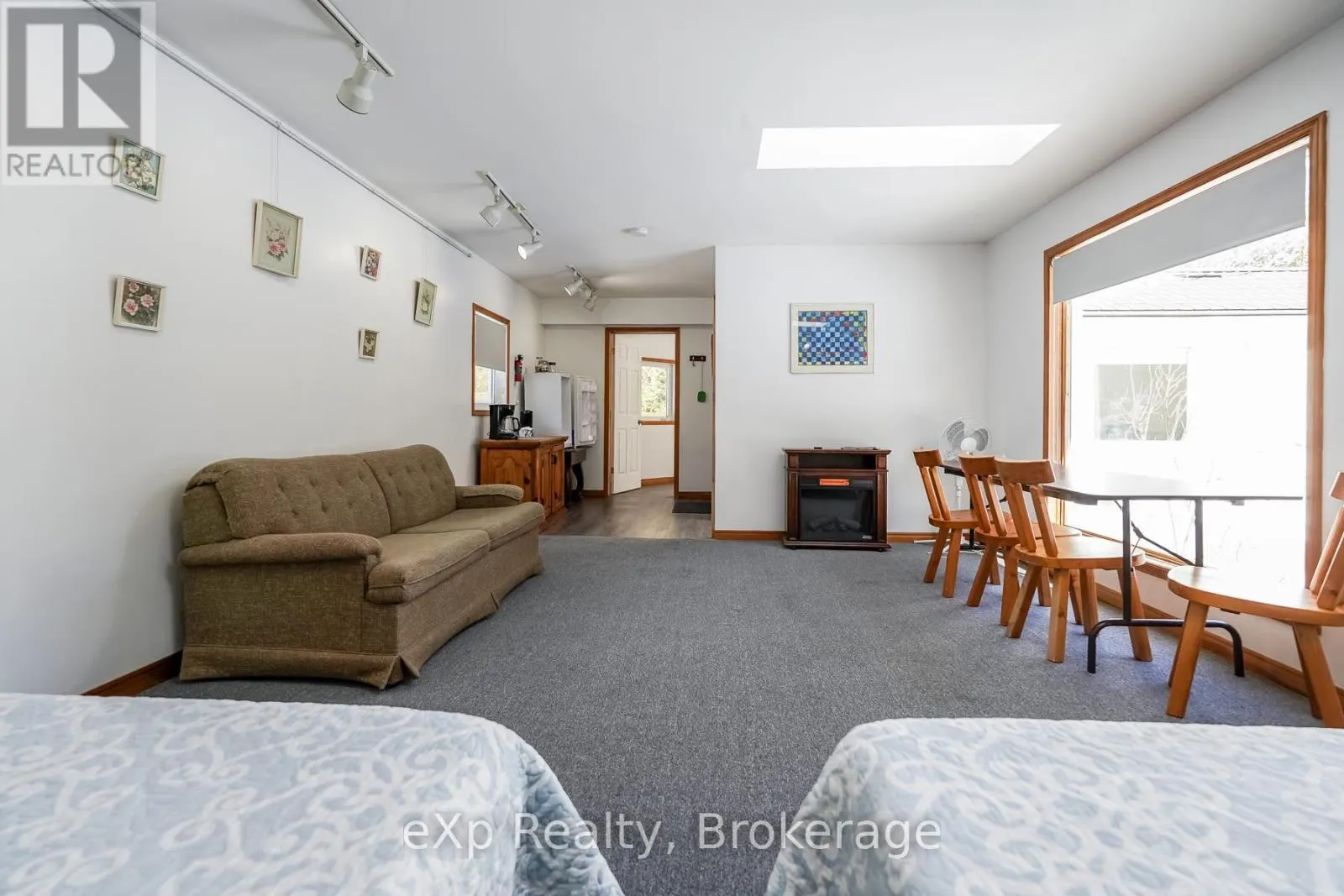 1483 HIGHWAY 6