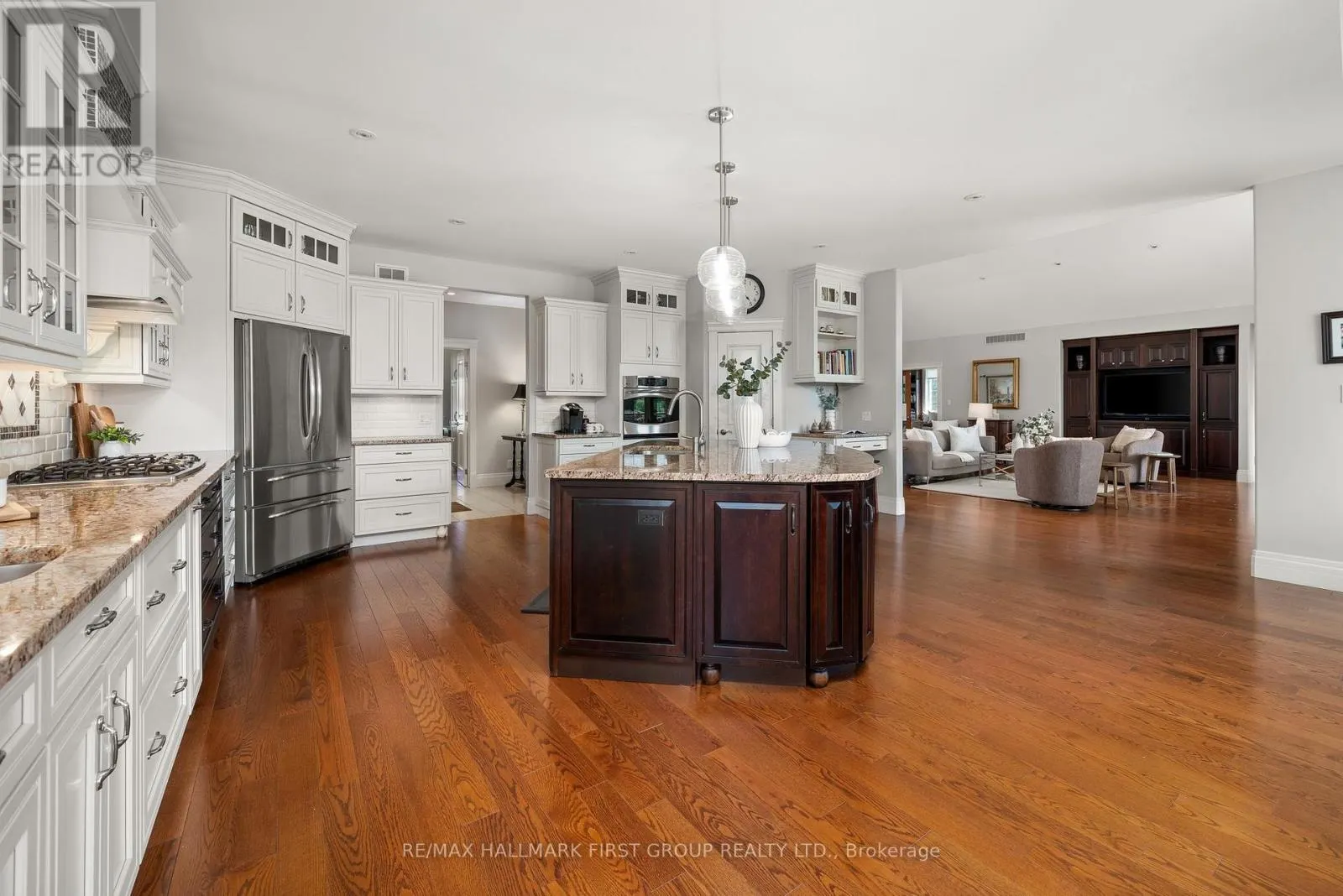 22 ROSSLYN DRIVE