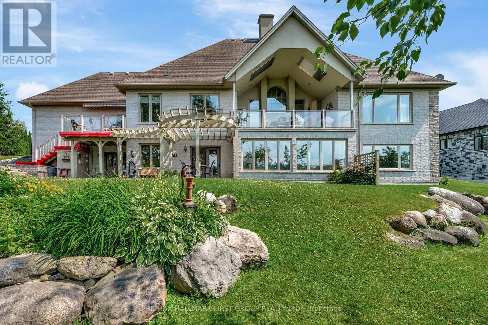 22 ROSSLYN DRIVE