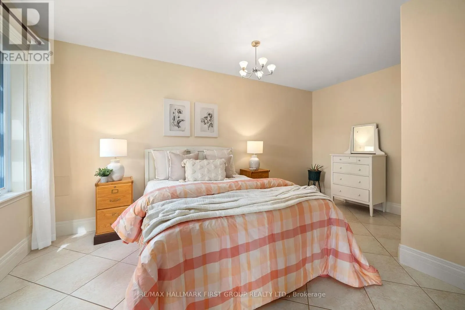22 ROSSLYN DRIVE