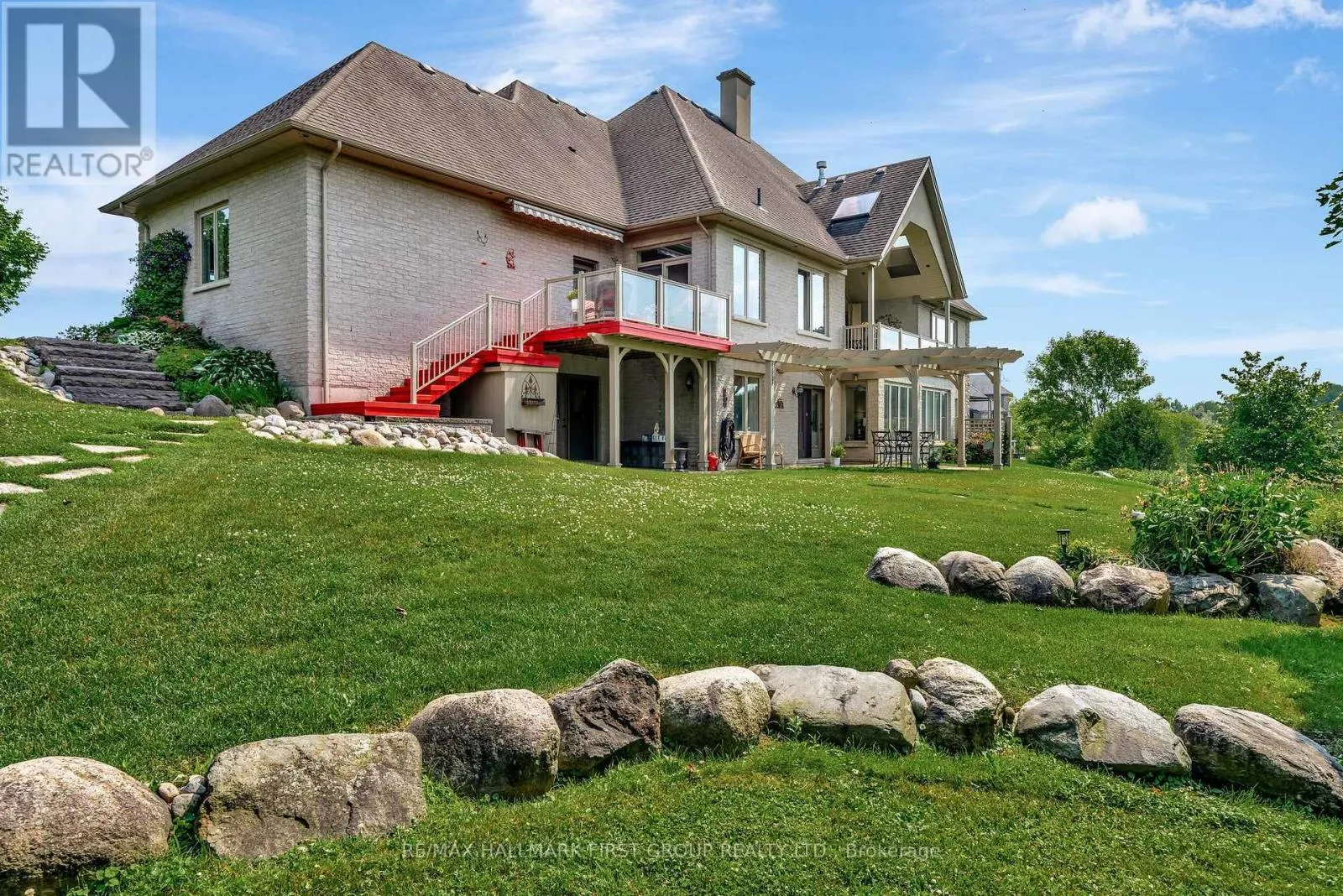22 ROSSLYN DRIVE