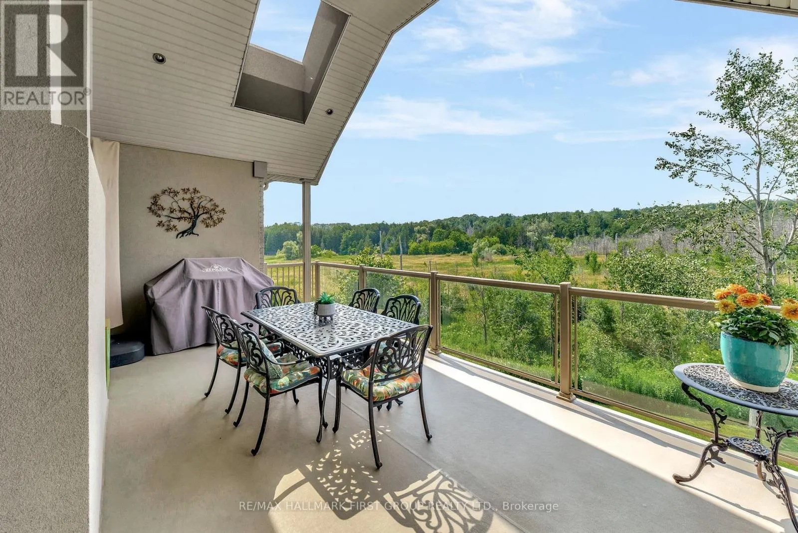 22 ROSSLYN DRIVE