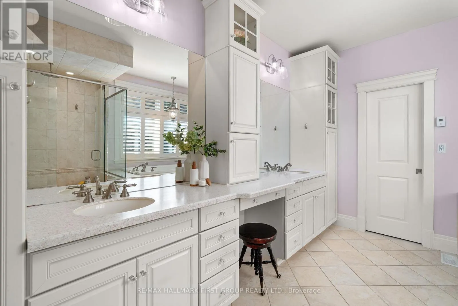 22 ROSSLYN DRIVE