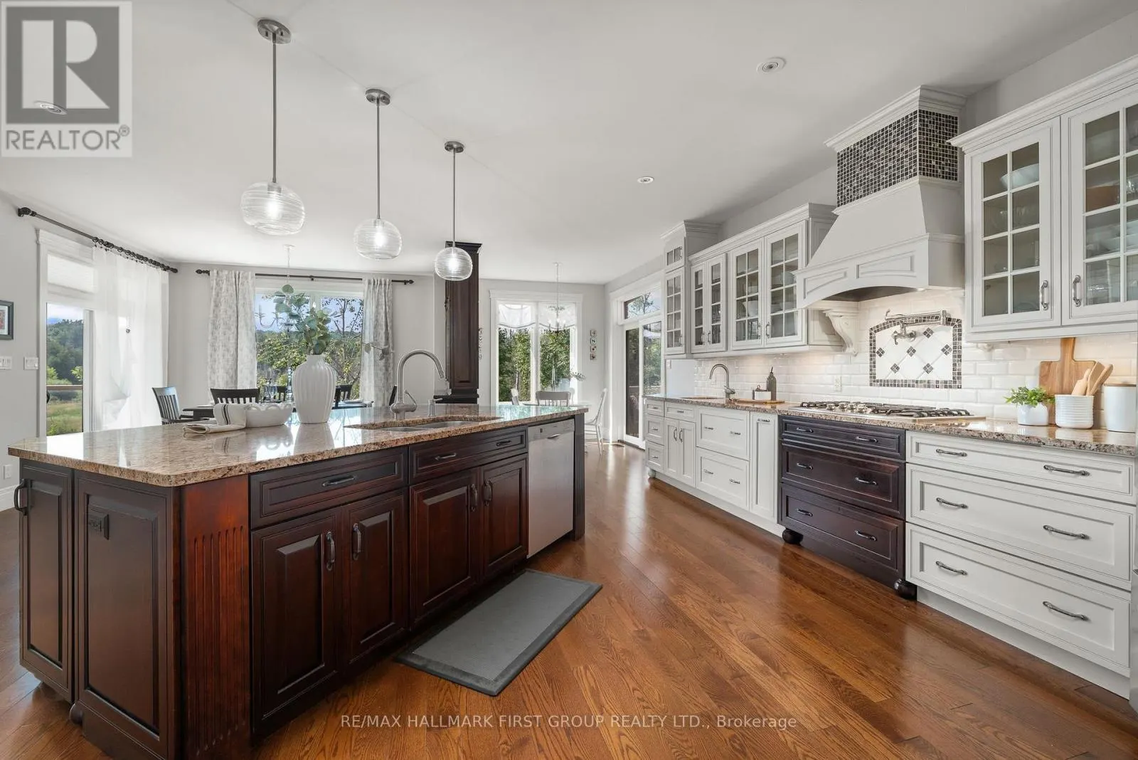22 ROSSLYN DRIVE