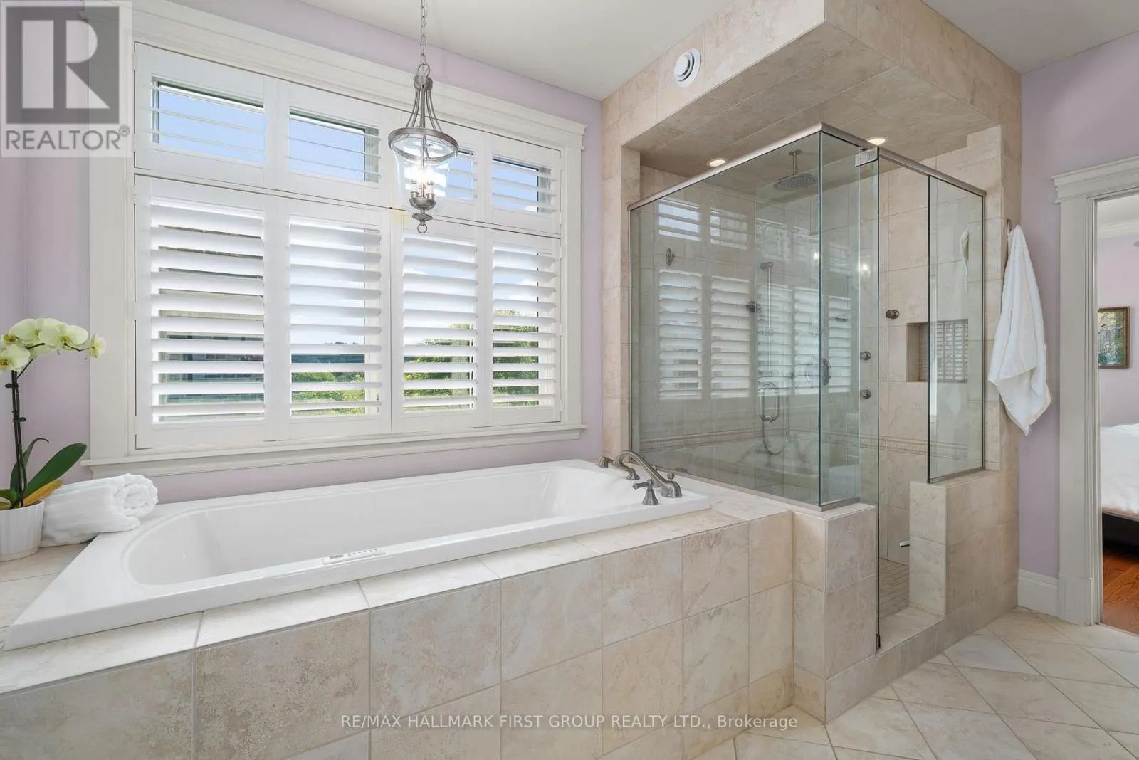 22 ROSSLYN DRIVE