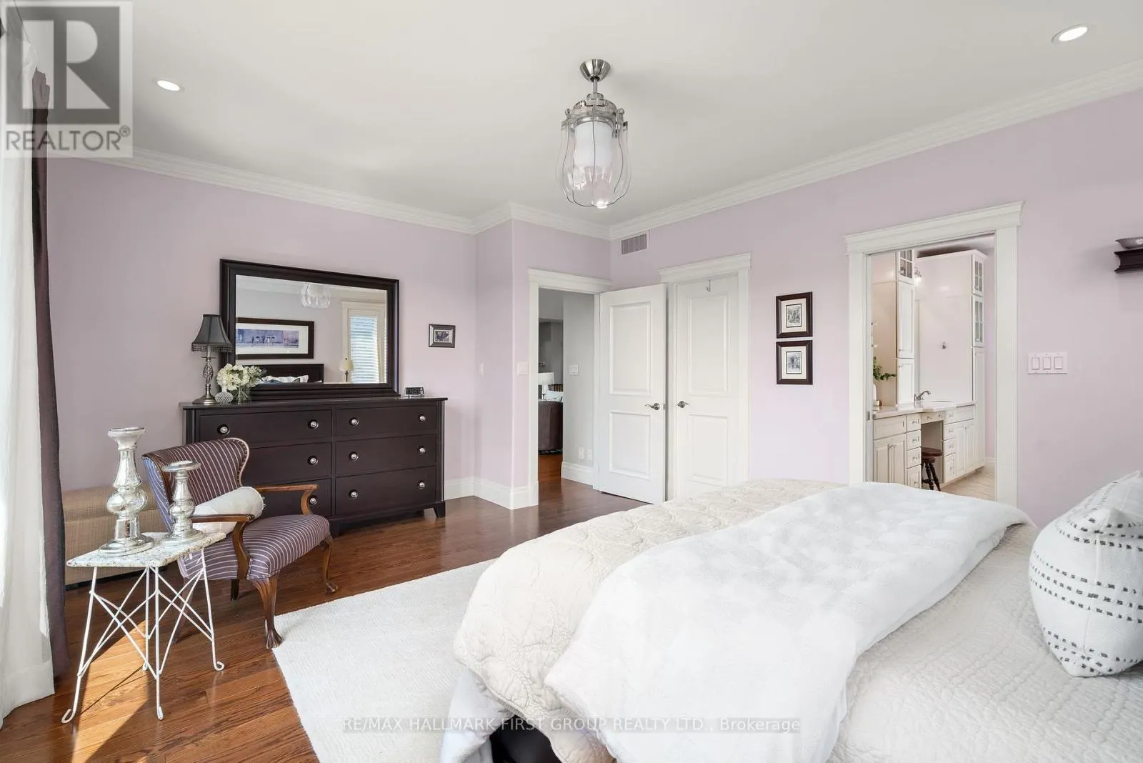 22 ROSSLYN DRIVE