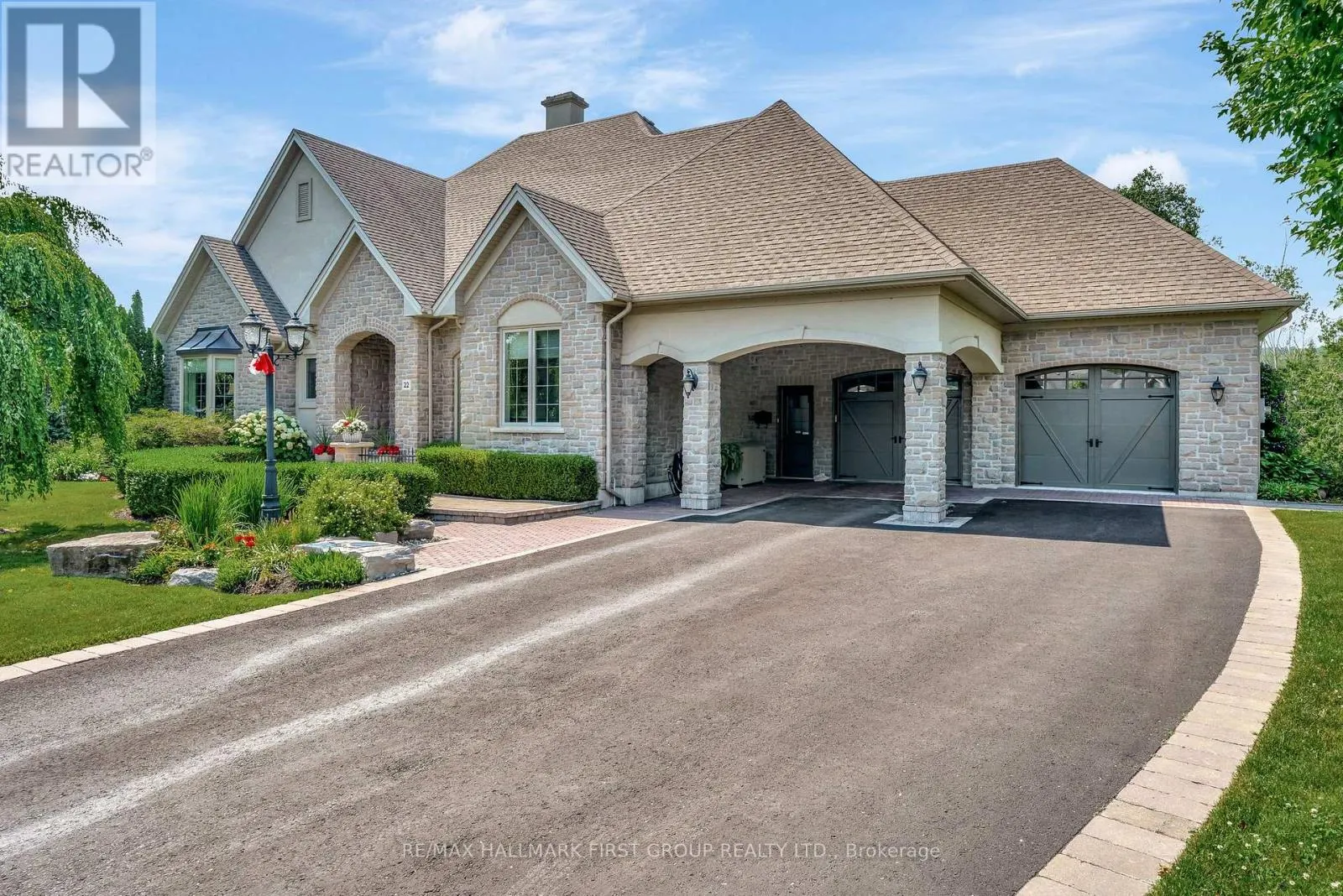 22 ROSSLYN DRIVE