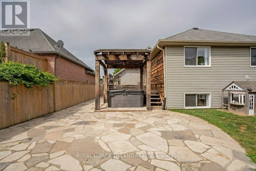 307 FRANCES STREET