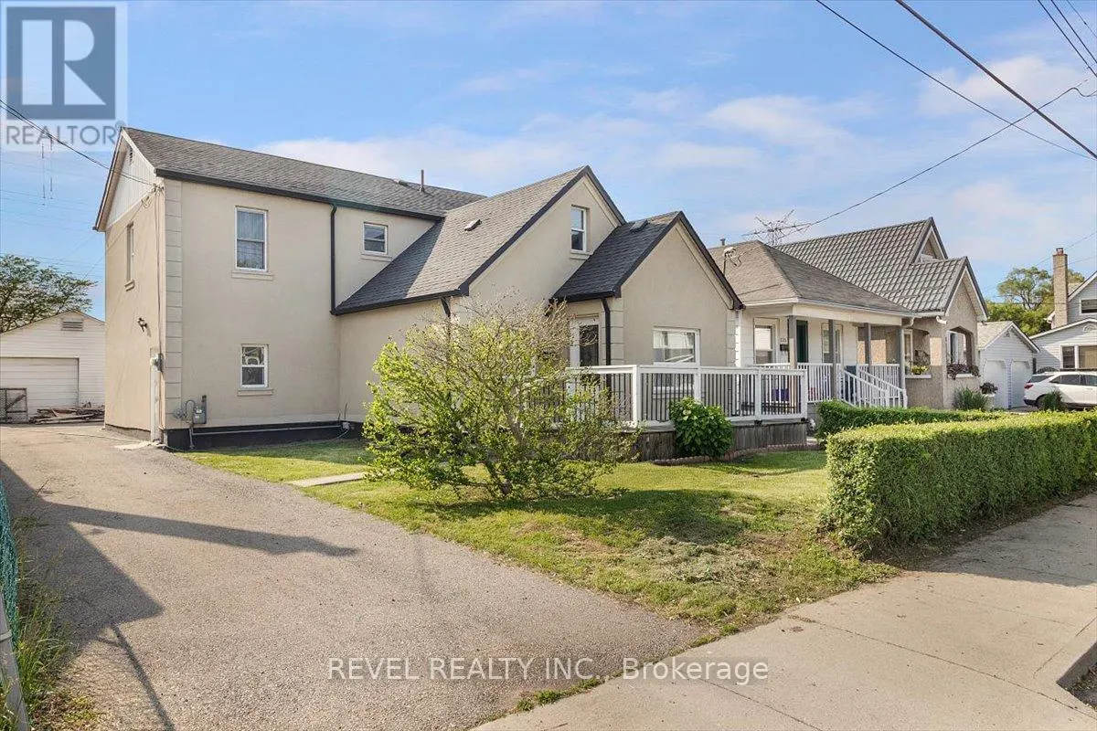 233 NORMANHURST AVENUE