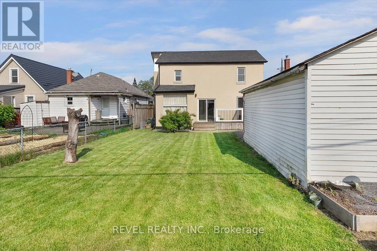 233 NORMANHURST AVENUE