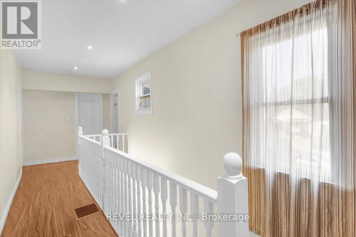 233 NORMANHURST AVENUE