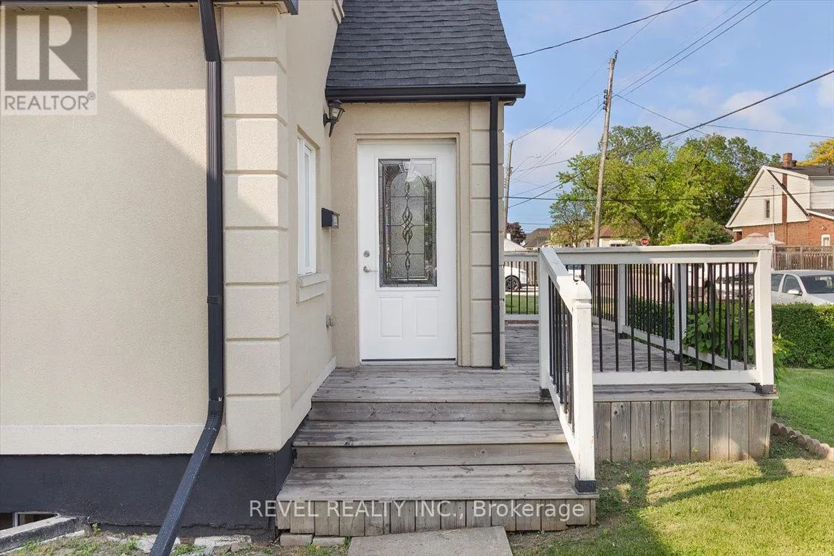233 NORMANHURST AVENUE