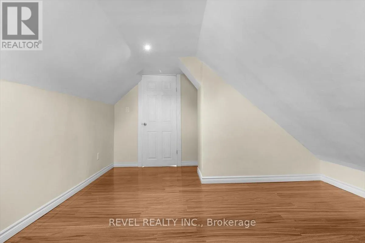233 NORMANHURST AVENUE