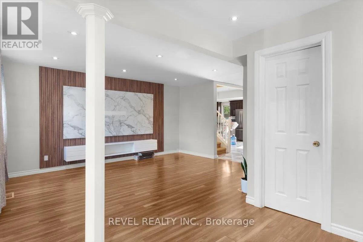 233 NORMANHURST AVENUE