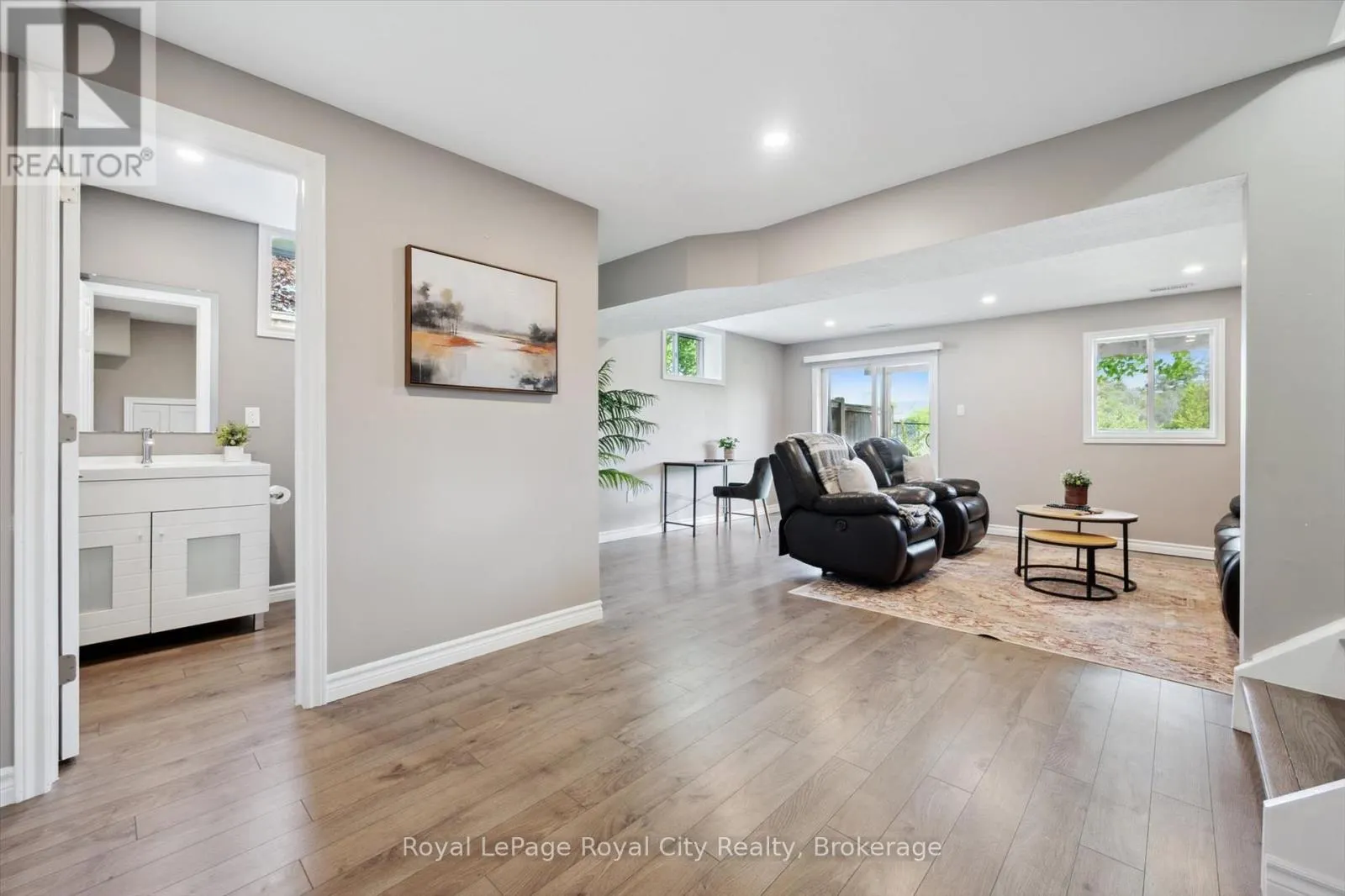 17 - 355 MACALISTER BOULEVARD, #17