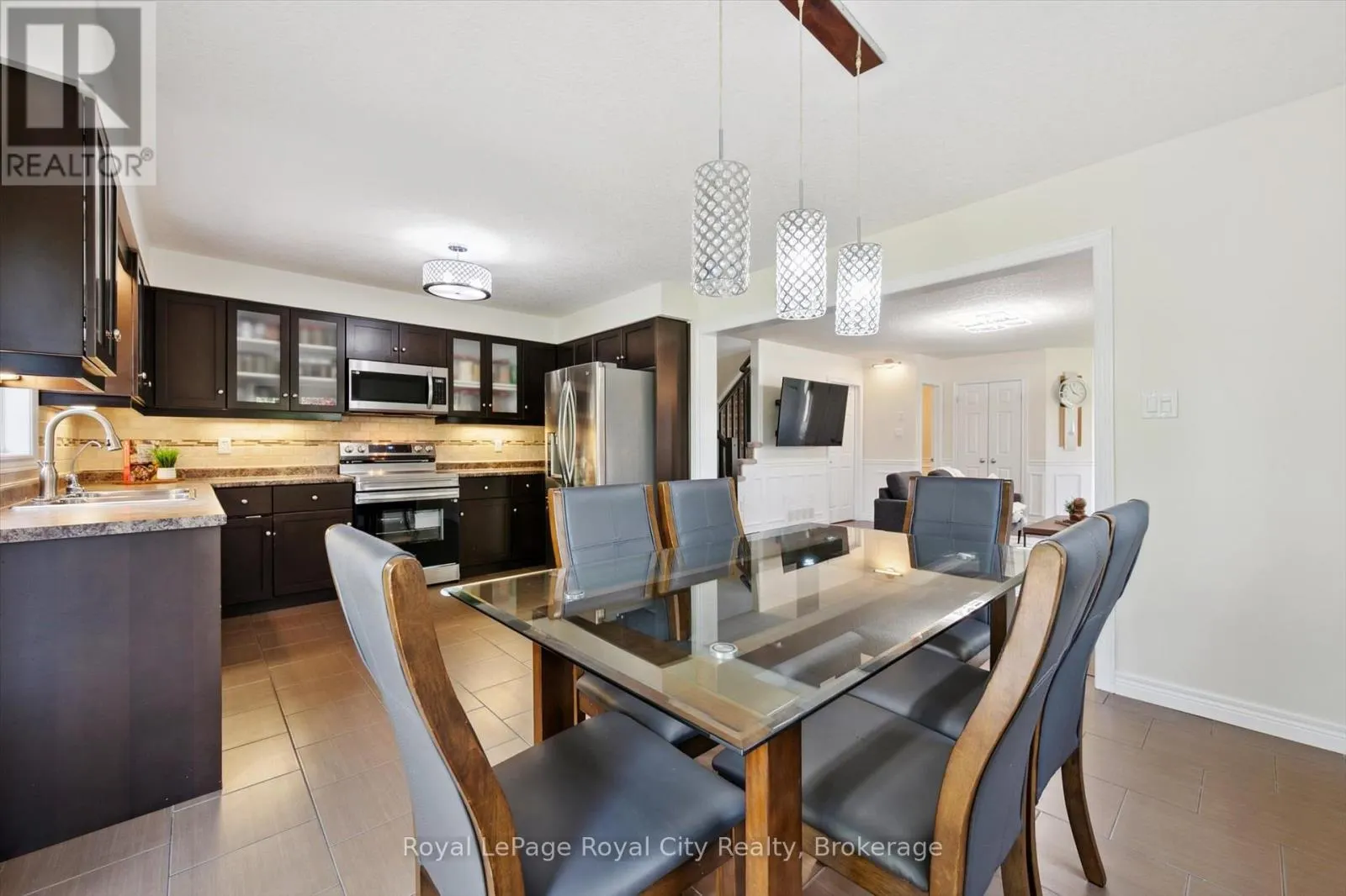 17 - 355 MACALISTER BOULEVARD, #17