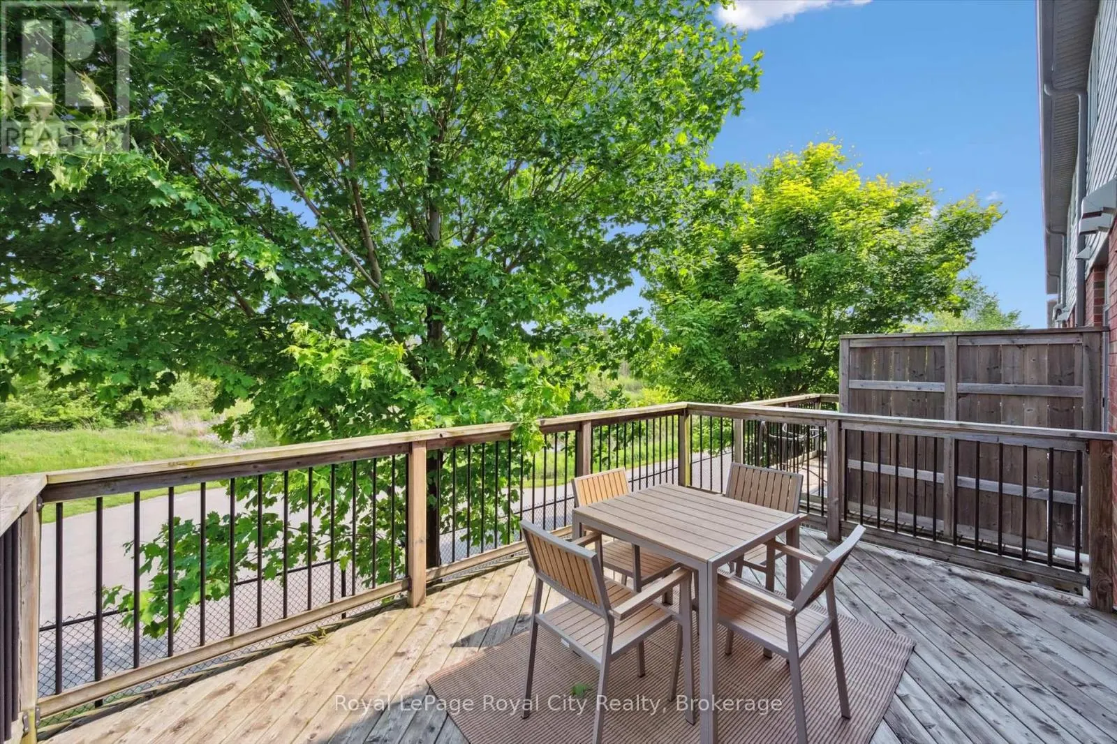 17 - 355 MACALISTER BOULEVARD, #17